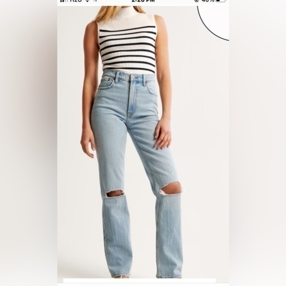Abercrombie & Fitch Ultra High Rise The 90’s Straight Light Blue Jean